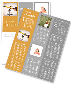 Liten flicka med hjälp av ett teleskop Nyhetssändning