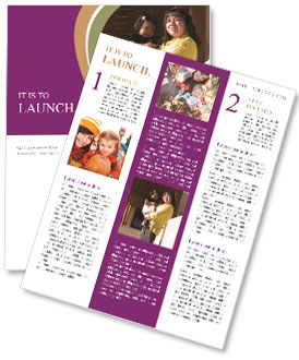 Nachmittagssonnenüberdachter Gehweg: Frau und Tochter der amerikanischen Ureinwohner Newsletter