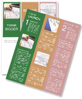 Kommenterad projektplan åtföljd av hand och dator i bakgrunden Nyhetssändning